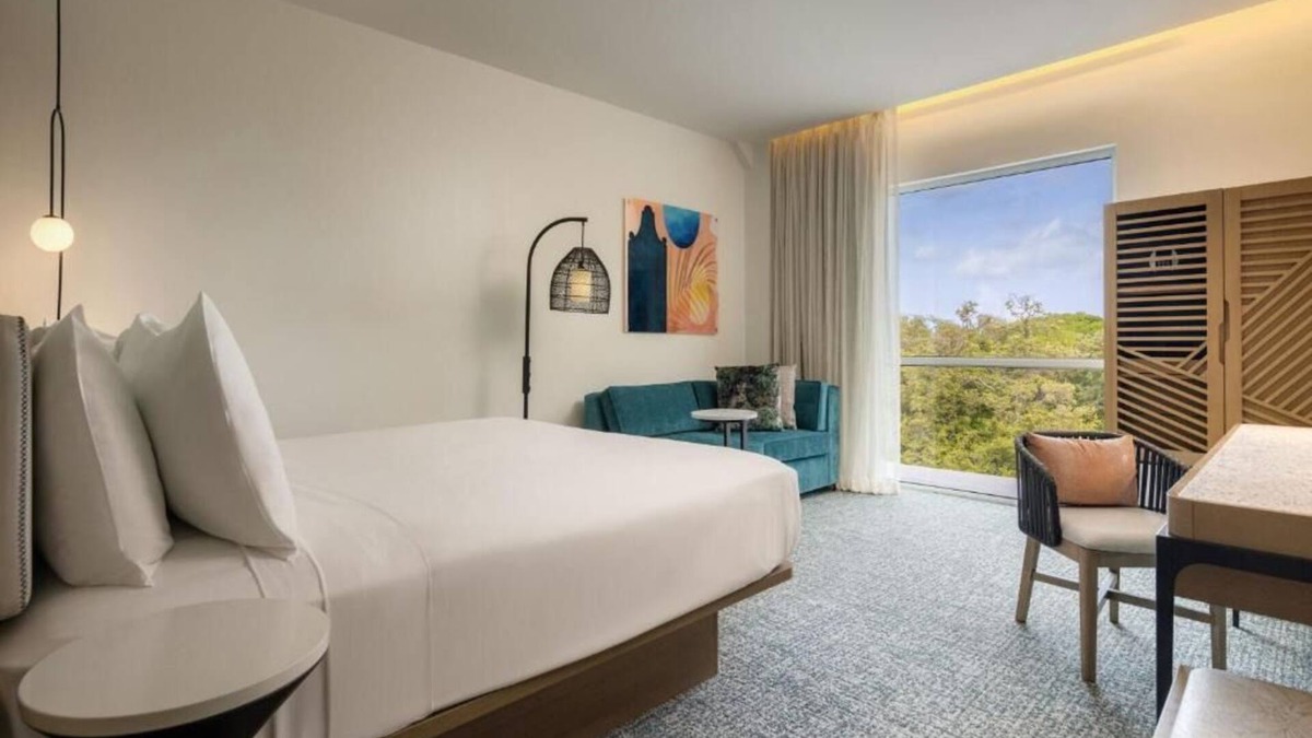 Otrobanda Hotel | Courtyard Curacao King Deluxe, Spacious Room, Modern Comforts, Prime Location