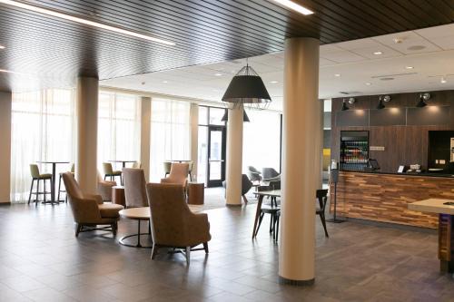Elkhart Hotel | Courtyard Elkhart