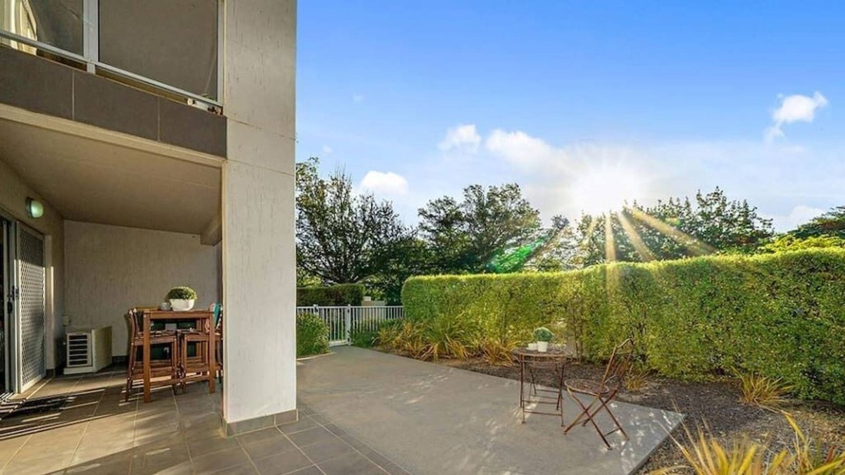 Turner Apartment | Courtyard ground floor Apt 2 Bed, 1 Bath, 1 Car