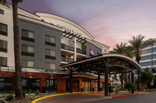 Burbank Hotel | Courtyard Los Angeles Burbank Airport
