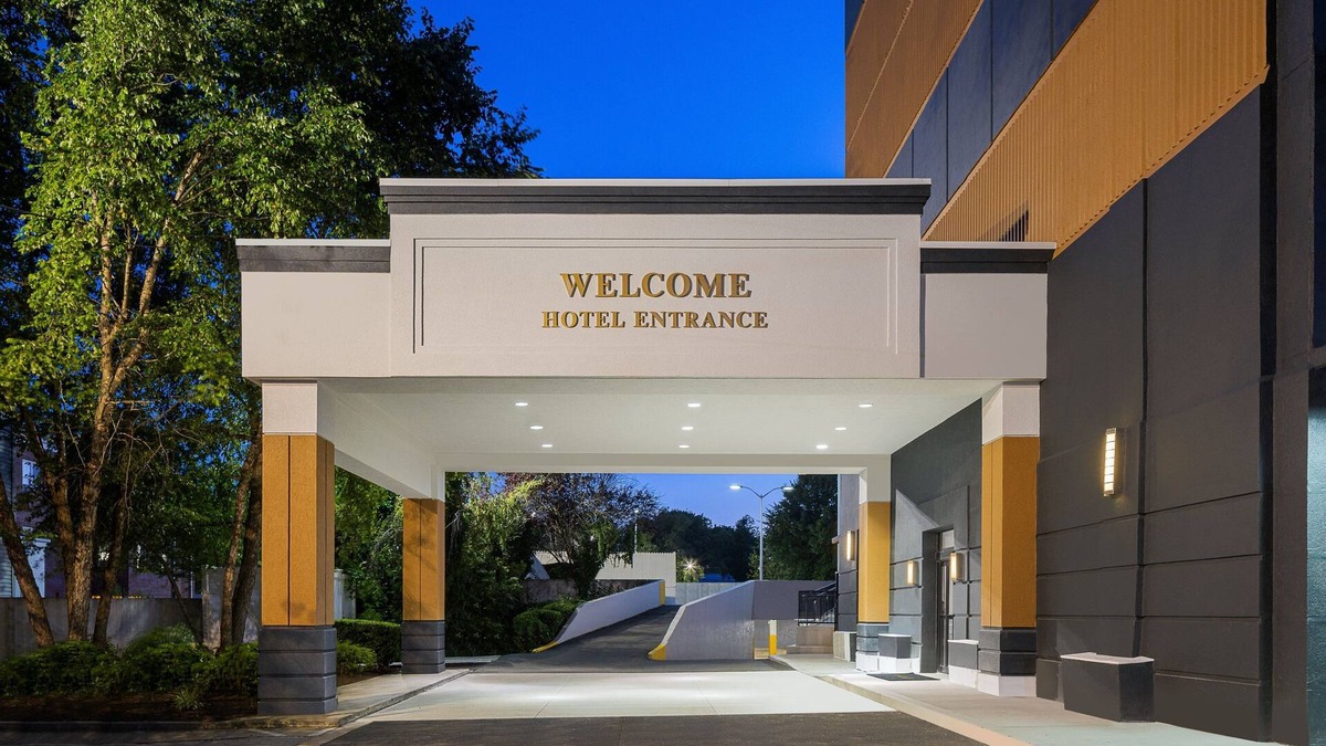 New Haven Hotel | Courtyard New Haven at Yale