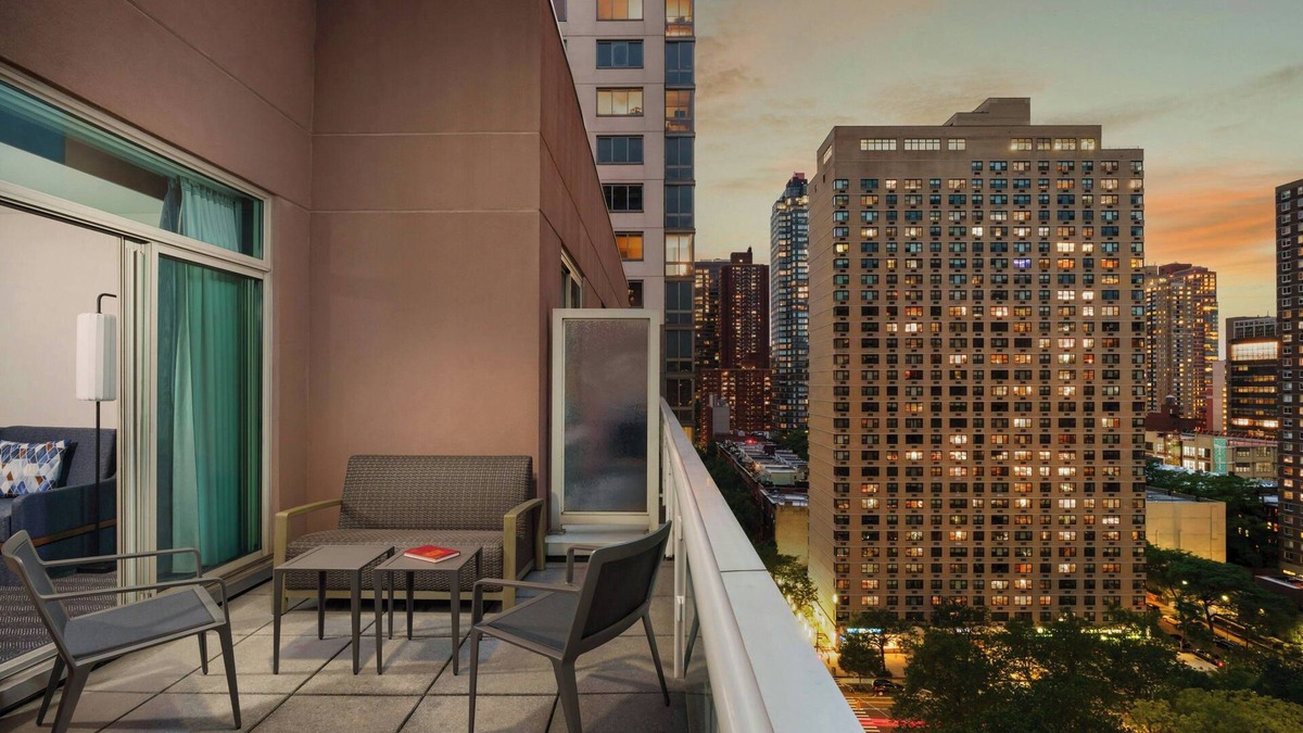 Upper East Side Hotel | Courtyard New York Manhattan/Upper East Side