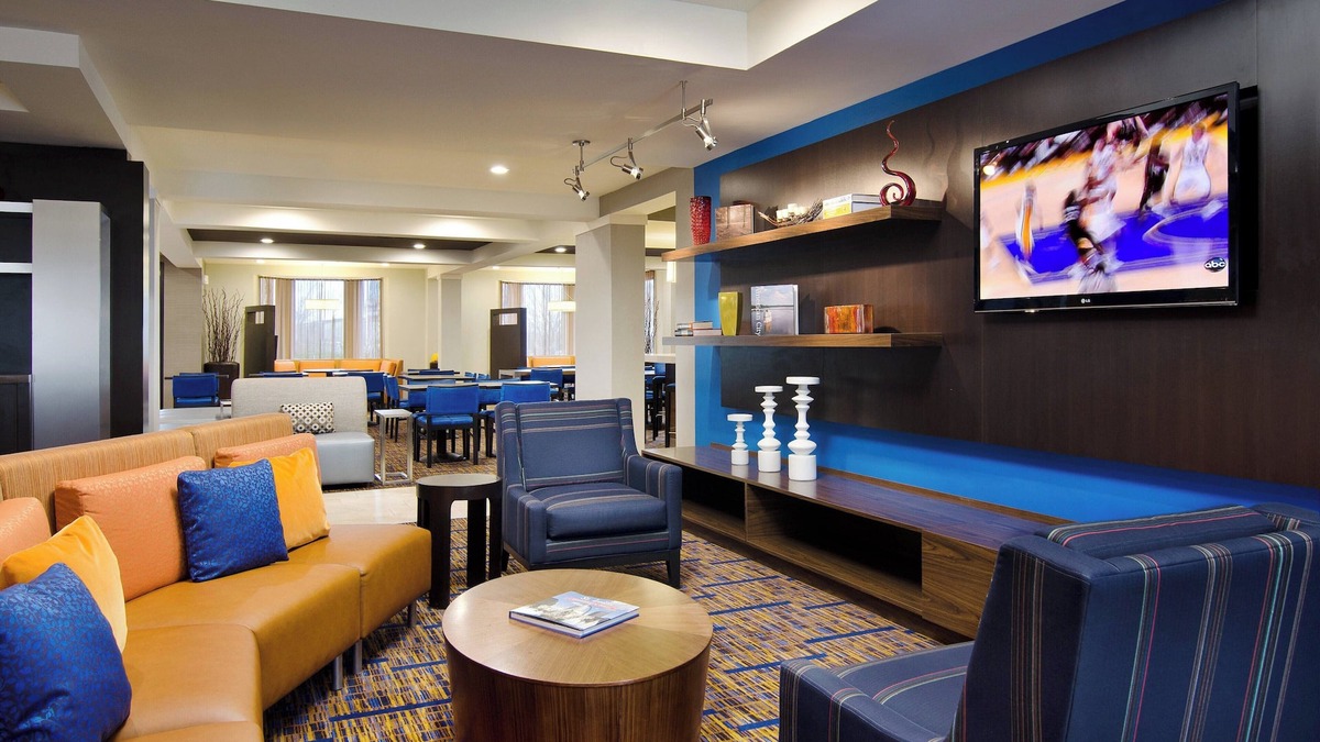Bridgeton Hotel | Courtyard St. Louis Airport/Earth City