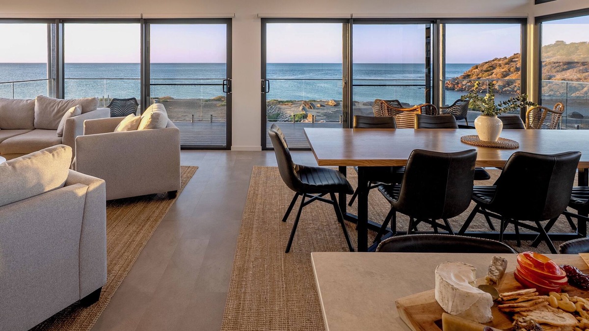 Penneshaw Apartment | Cove Landing Marina Apartment01-The SS Karatta