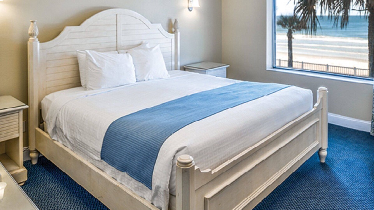 Bostroms Condo | Cove On Ormond Beach Resort ~ 2 BD CONDO ON THE BEACH ~ BEAUTIFUL VIEWS