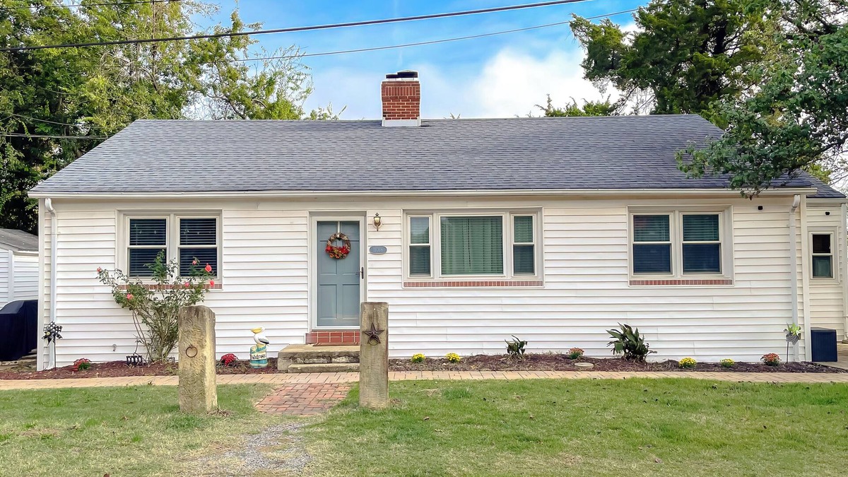 Lusby House | Cove Point Beach Cottage with Chesapeake Bay Views