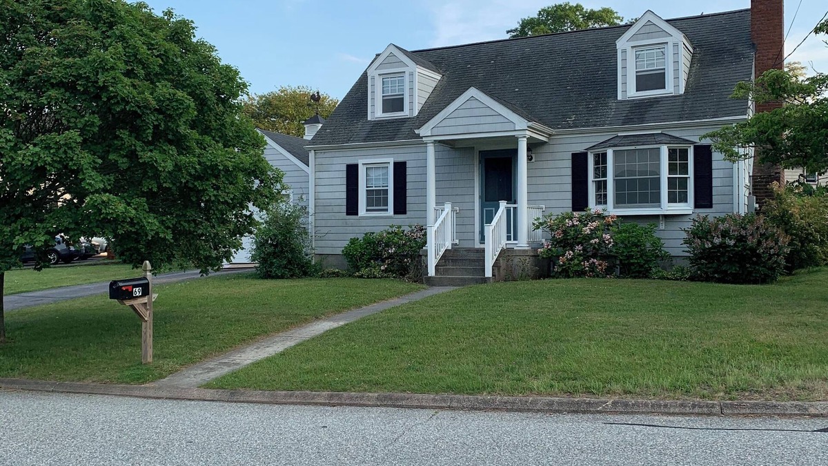 Waterford House | Cove View Cottage Charming 3-bedroom house with AC, WiFi in tranquil Waterford