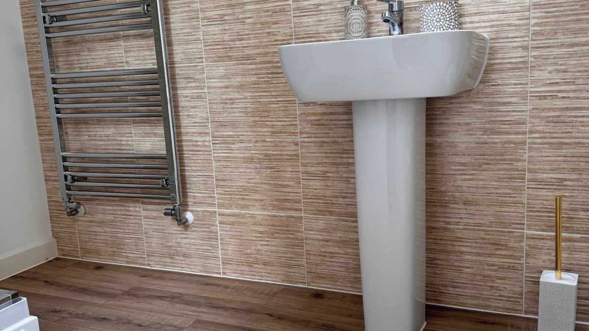 Coventry House | Coventry Chic City House - 3 Beds