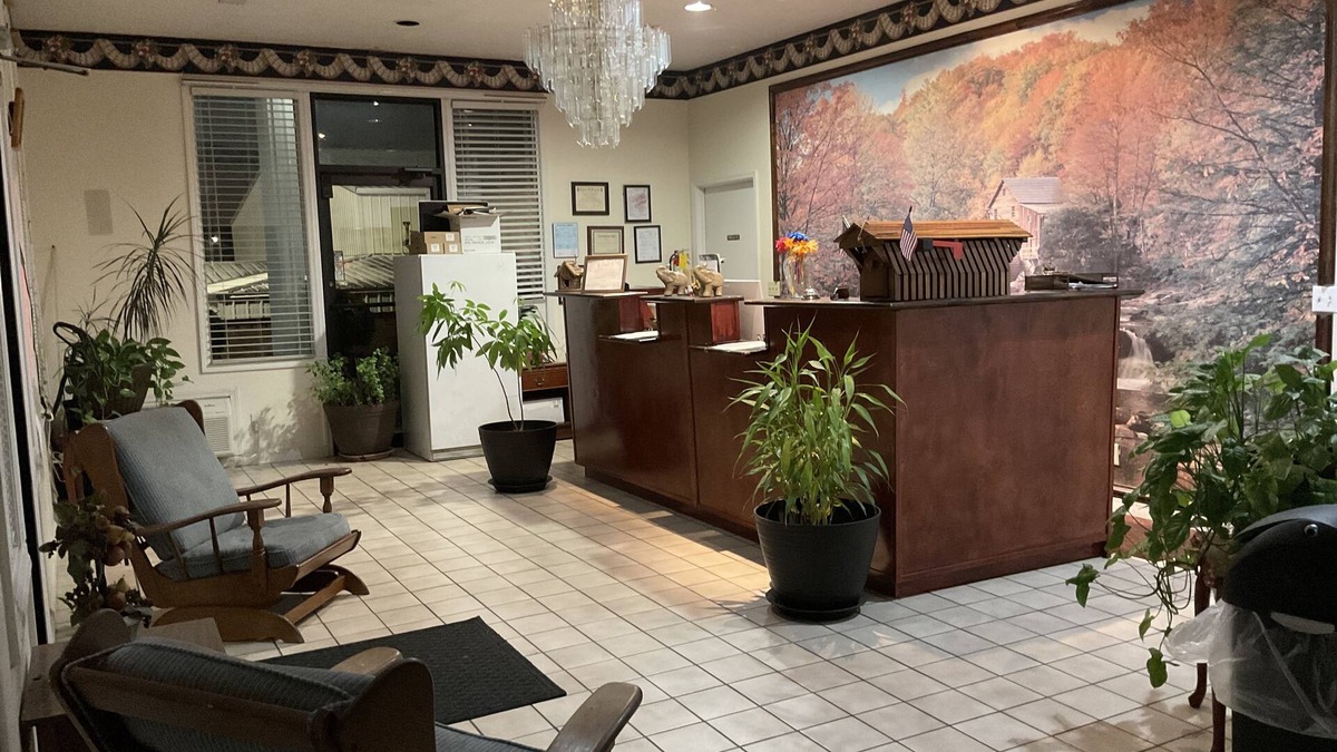 Oneonta Hotel | COVERED BRIDGE INN & SUITES