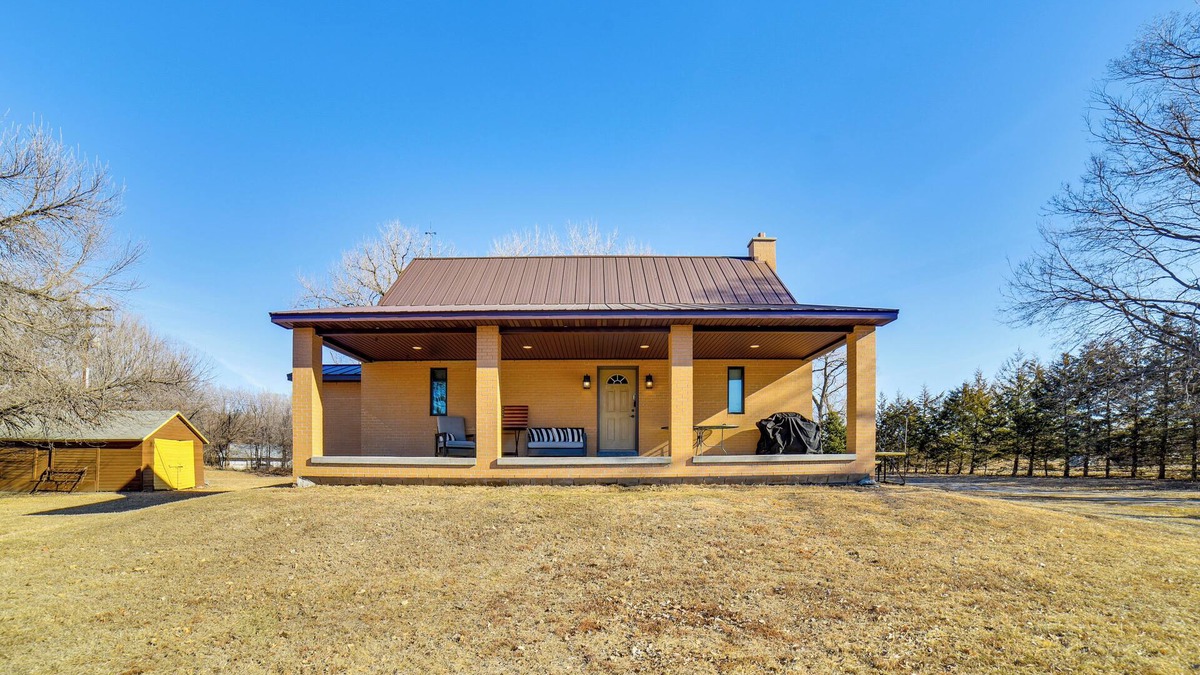 Bristow House | Covered Porch & Grill: 1-Acre Property in Bristow!