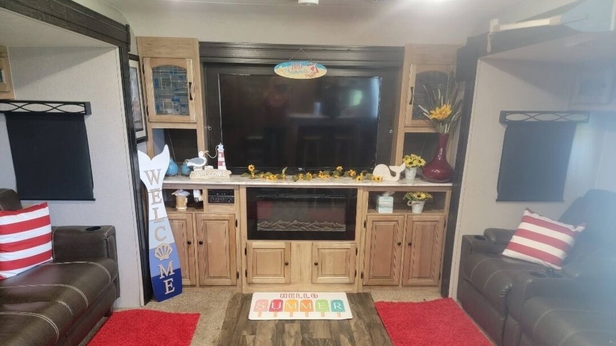 Port Bolivar RV Rental | Covered RV Beach Getaway