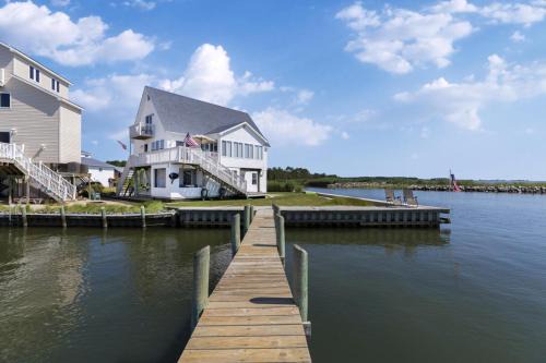 Captain's Cove House | Coves Point