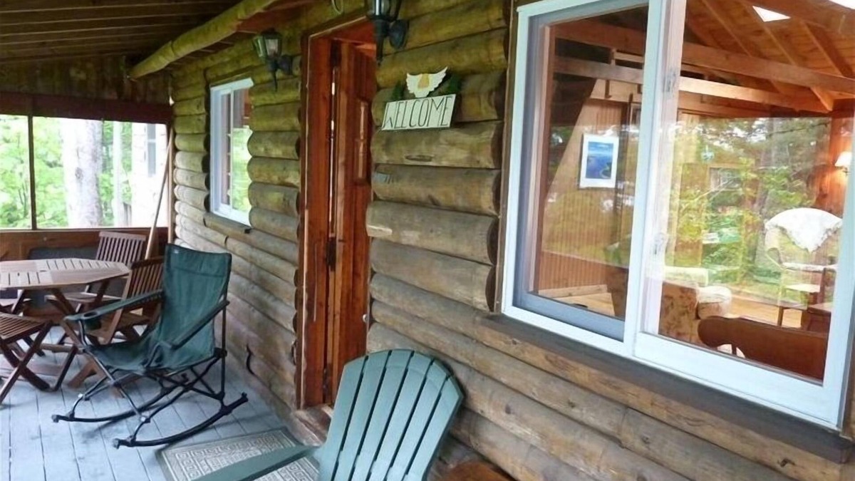 South Bristol Cabin | Coveside Waterfront Secluded Cottage on Seal Cove