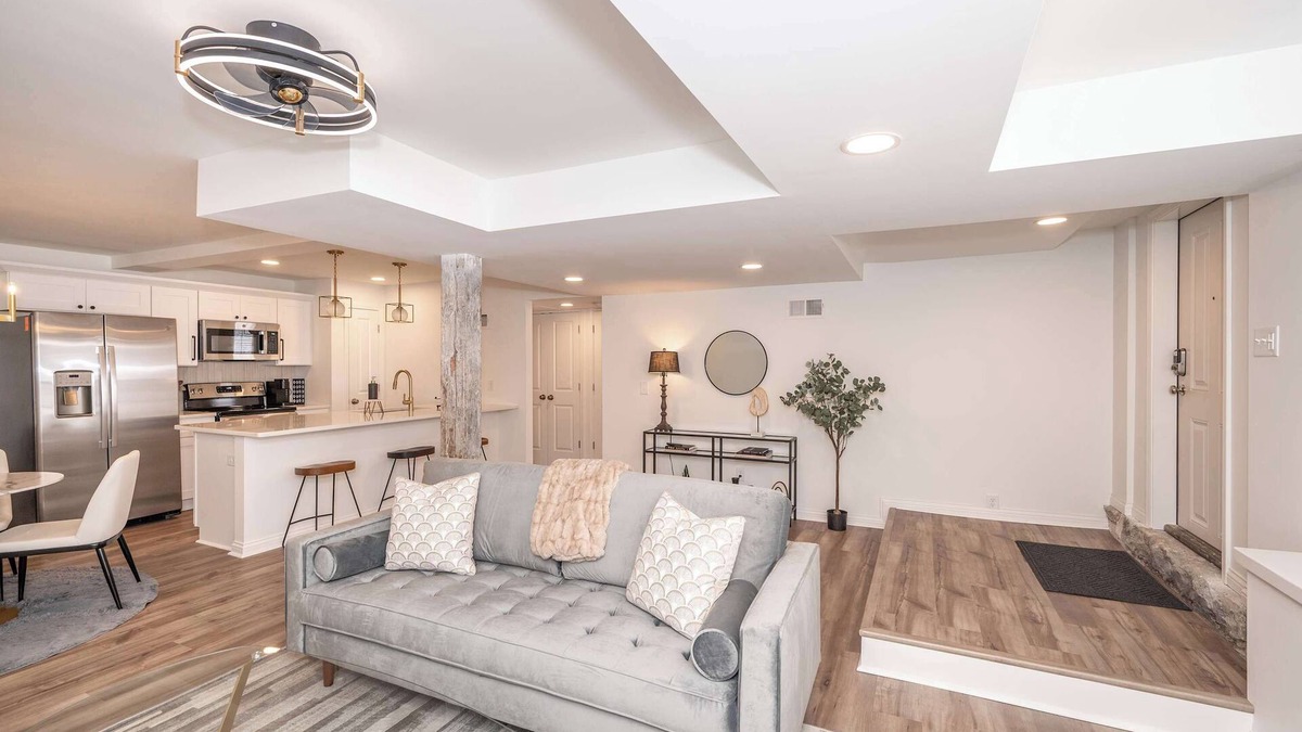 Covington Condo | Covington Charm 101