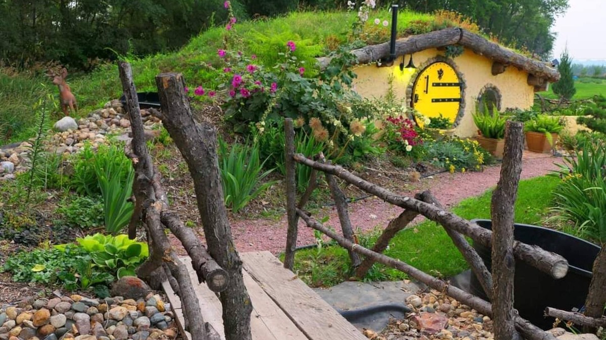 South Sioux City Cottage | Covington Hobbitlike Cottagen