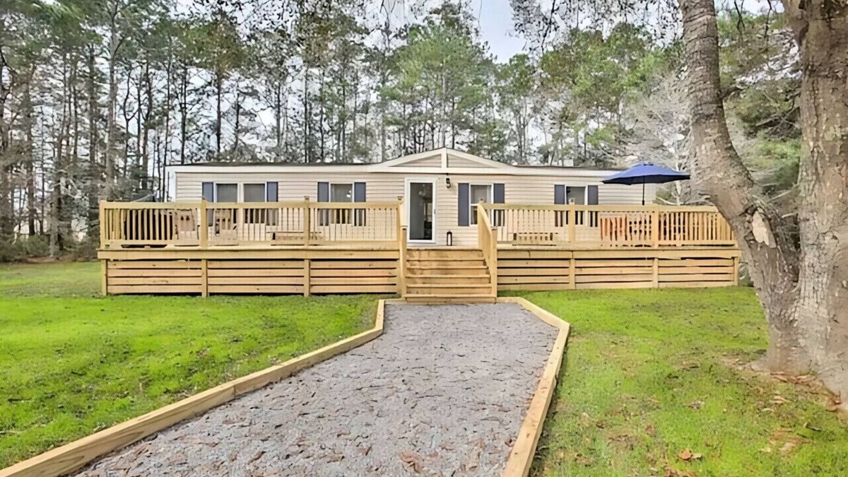 Covington House | Covington home w/Decks and Grill