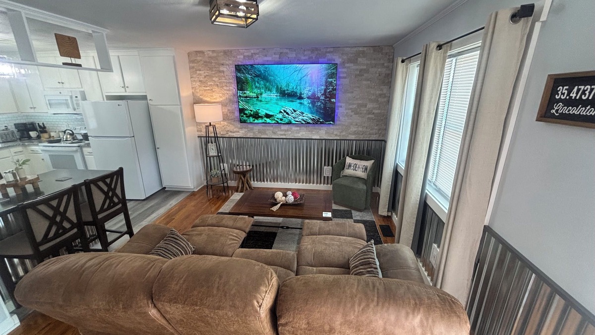 Lincolnton House | Cow Patch - Country Styling with Large Parking located in Town, EV Ready