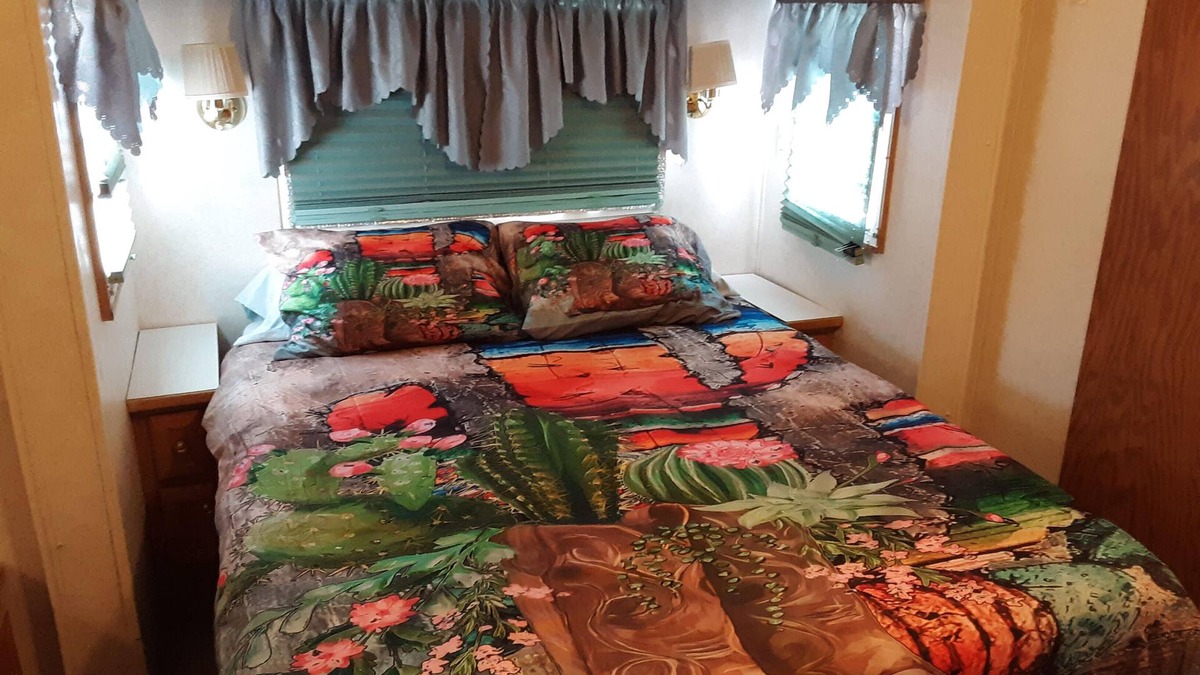 Pomerene House | Cowgirl Cactus Suite