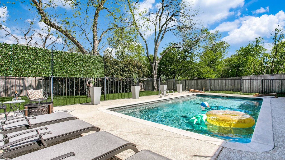 Fort Worth House | Cowtown Oasis w/Gated Pool, Huge Backyard, BBQ!
