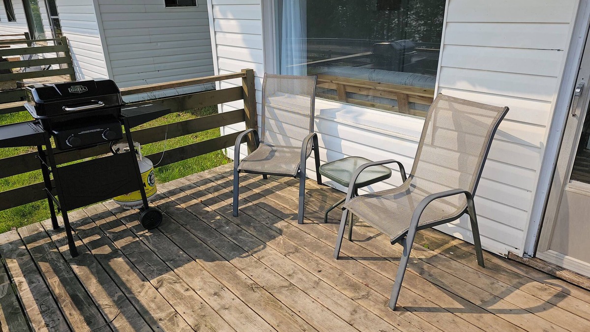 Addington Highlands Cabin | Coxy 1 bedroom w/a view of lake Mazinaw just 7KM from Bon Echo Provincial Park