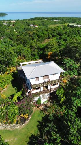 Orange Bay House | Coyaba private hilltop jungle retreat