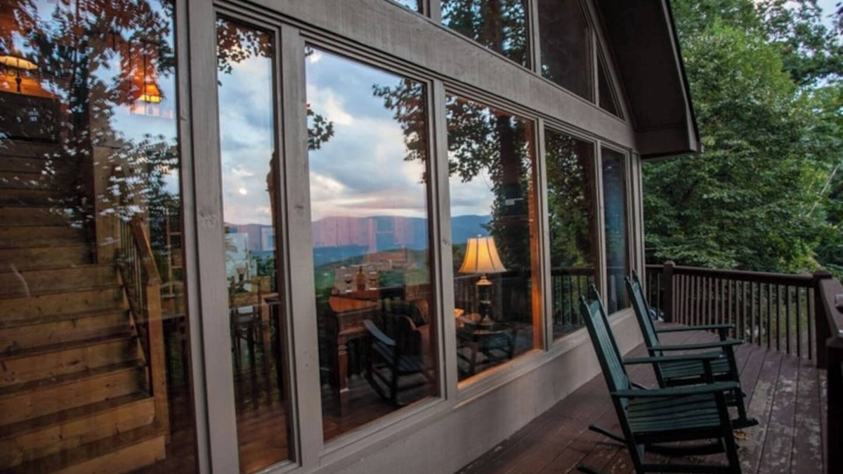 Chatsworth Cabin | Coyote Bluff Majestic Mountain Views
