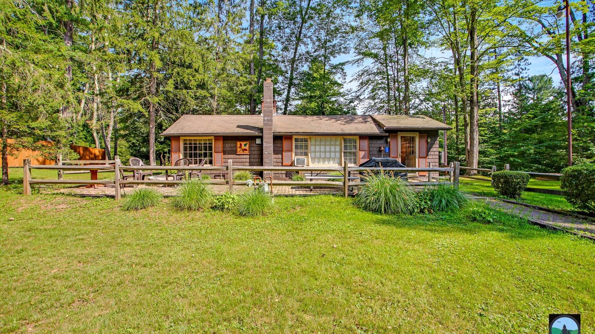 Gaines House | Coyote Cabin on Pristine Pine Creek!
