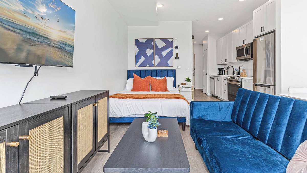 Kingfield Apartment | Coze Studio Unit Near Downtown MN and Airport