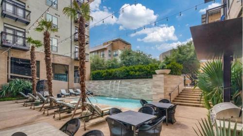 Legacy Park Apartment | Cozy 1,100sf apartment in the heart of Legacy