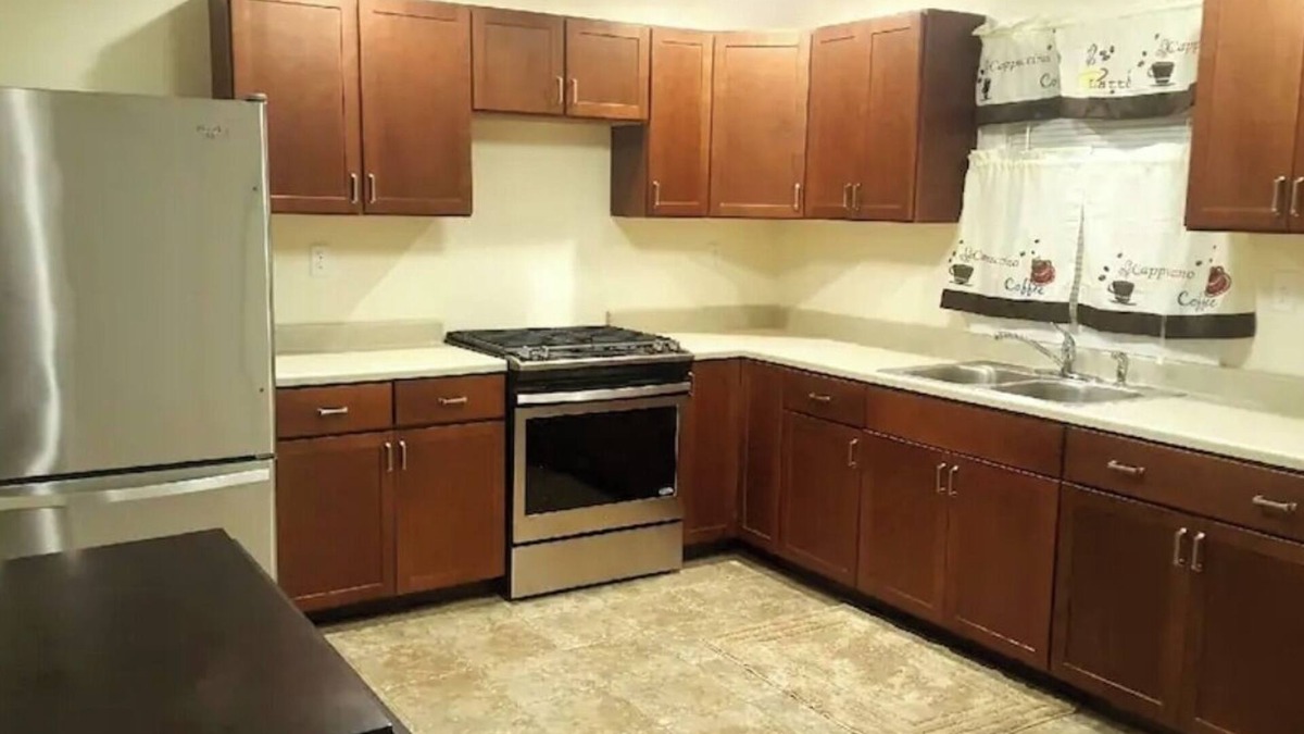 Harrisburg - Hershey House | Cozy 1 bed/1 bath fully furnished ished apartment
