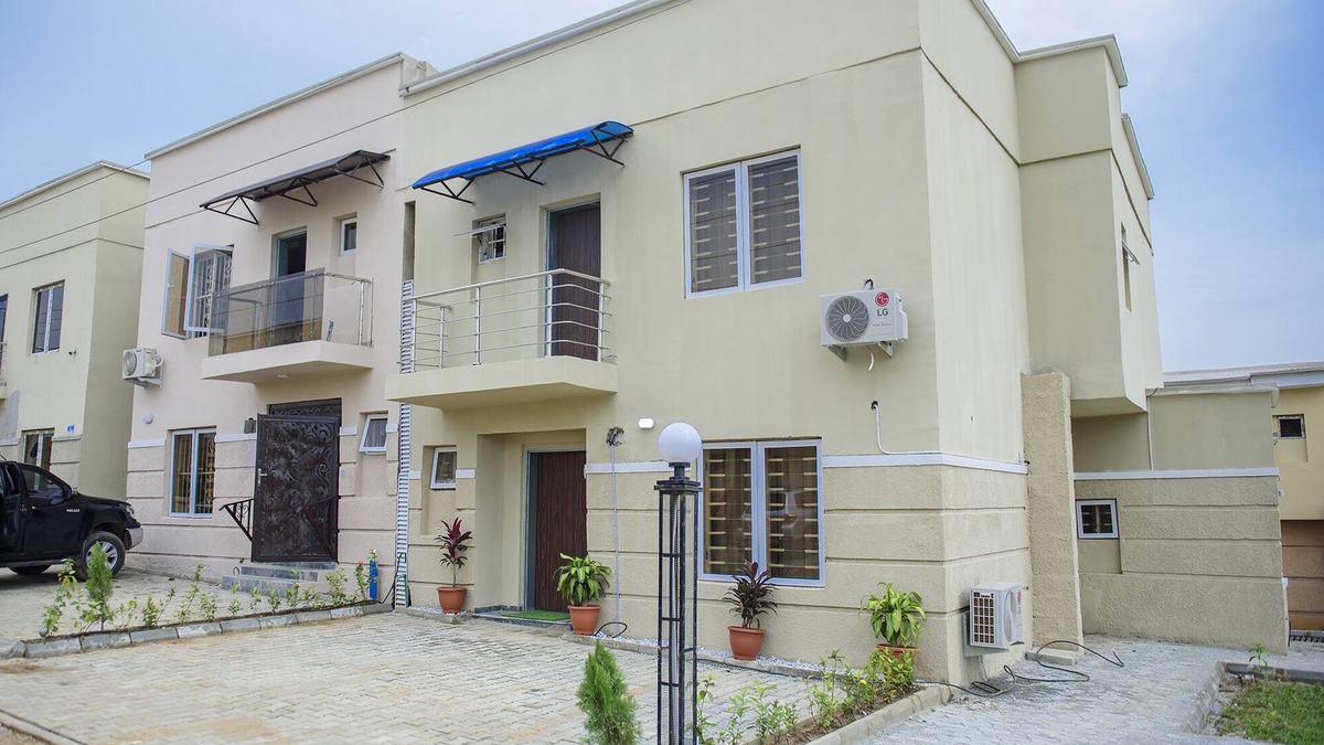 Abuja Apartment | Cozy 1 Bed Apart - 24Hrs Power/WIFI/Security (Ash)