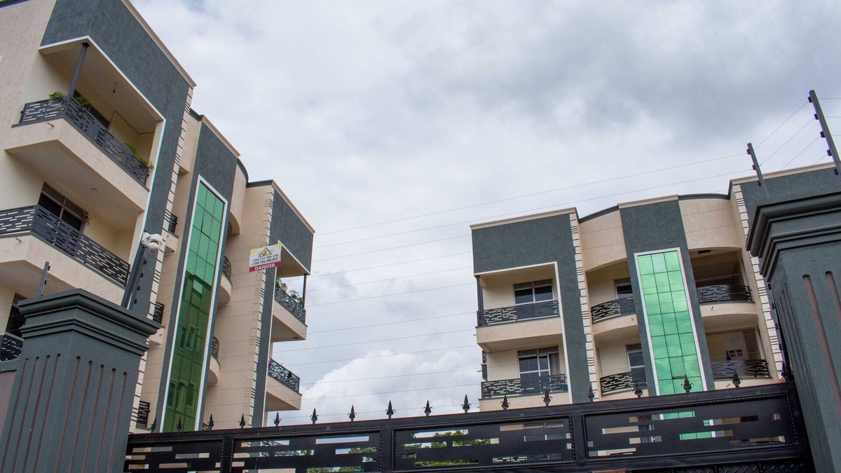 Kireka House | Cozy 1-Bed Apartment 55" HD LED TV with Netflix, Kitchen, Hot Shower.