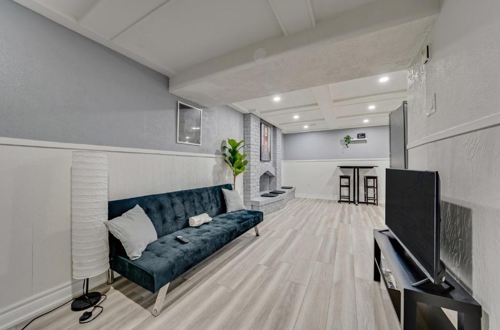 L'Amoreaux Apartment | Cozy 1 bed apartment near Hwy401