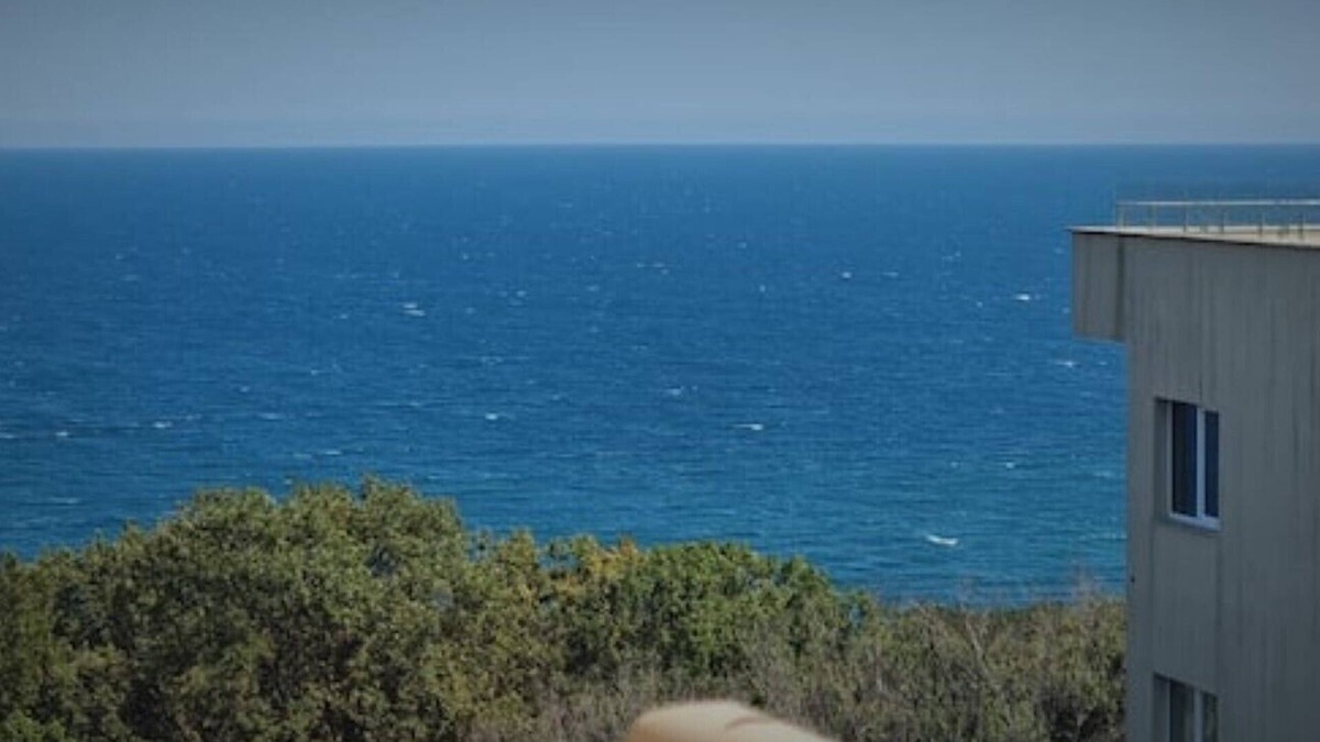 Golden Sands Apartment | Cozy 1 bed with sea view & pool