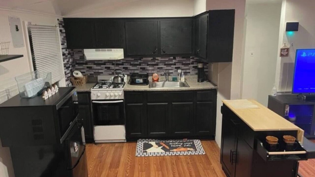 Elmont Apartment | Cozy - 1 Bedrm Apt | Near UBS