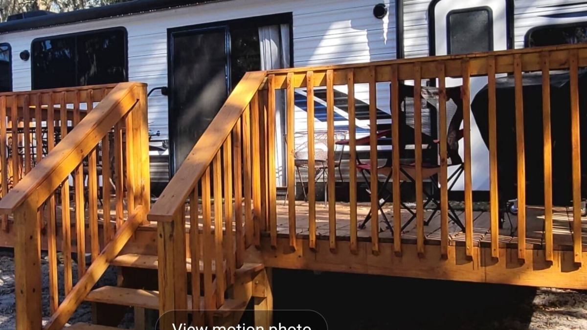Altoona House | Cozy 1 bedroom 1 bath RV near the Ocala forest and Springs.