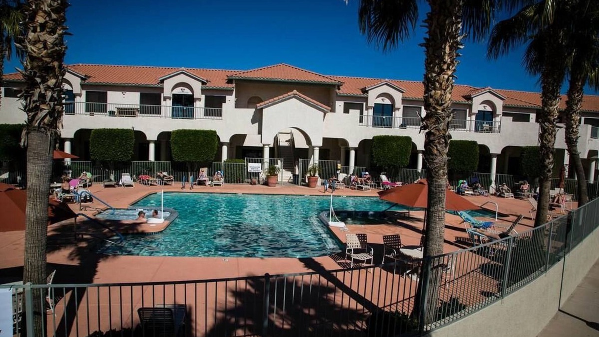 East Mesa House | Cozy 1-bedroom 1-bath, WiFi in fabulous Viewpoint Golf Resort, Mesa Arizona