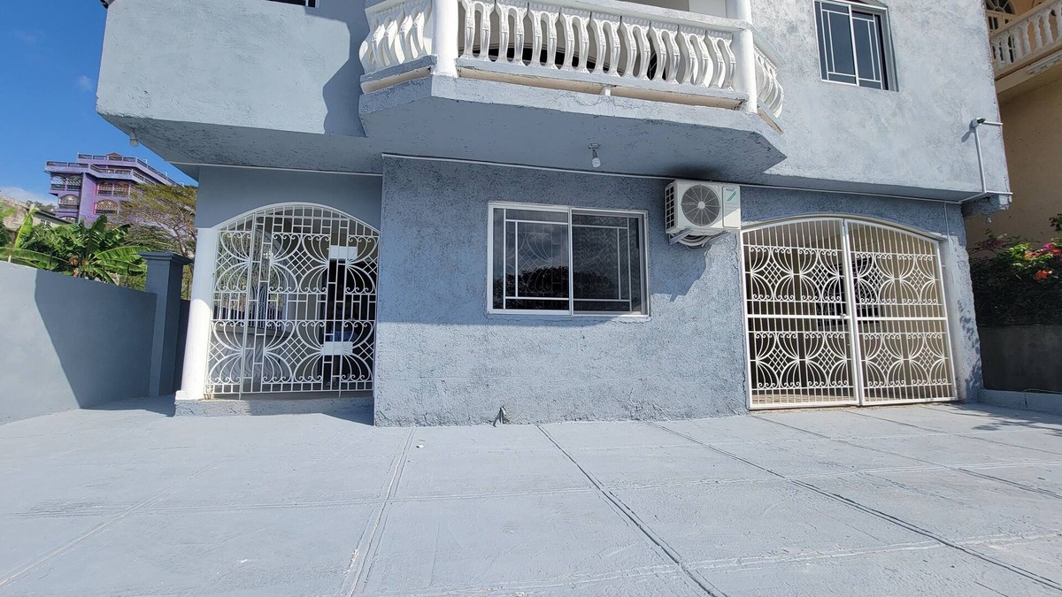 Albion Apartment | Cozy 1-bedroom apartment with WiFi, AC in lovely Montego Bay