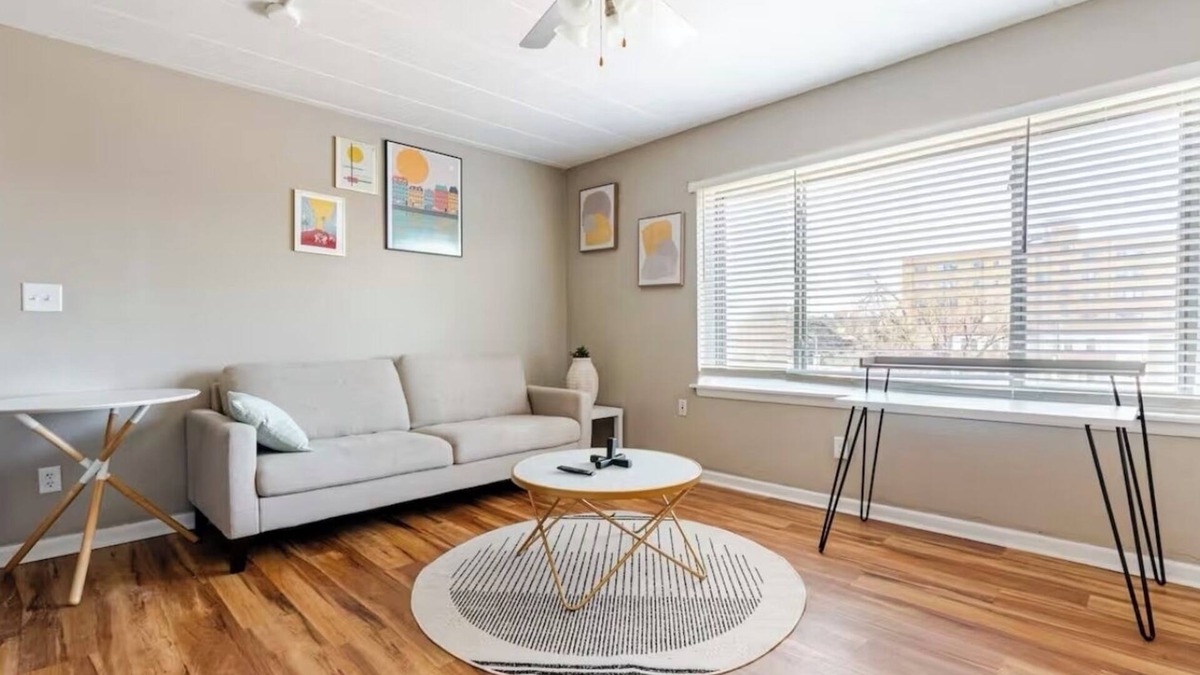 Whittier Apartment | Cozy 1-bedroom apartment in fantastic Minneapolis with WiFi