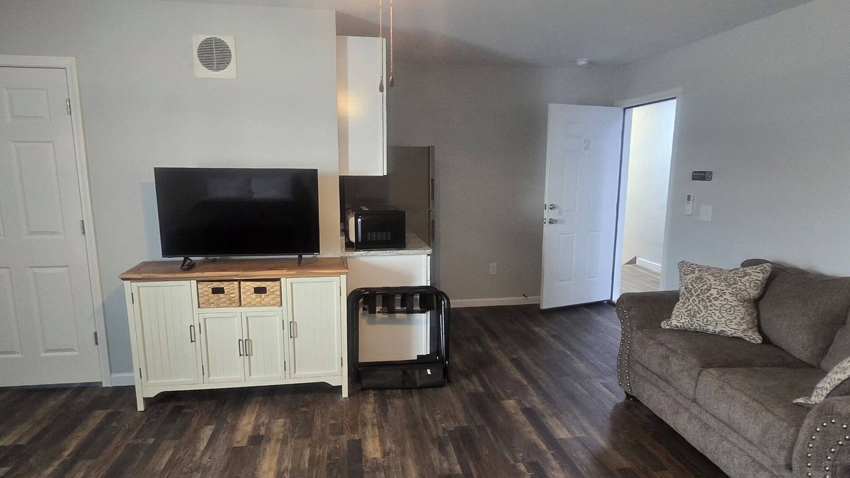 Cottonwood Apartment | Cozy 1-bedroom apartment in serene Cottonwood with WiFi, AC