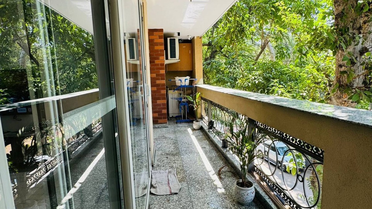 Nizamuddin East Apartment | Cozy 1 Bedroom Apartment In the Heart Of DELHI 5 MINS TO INDIA GATE
