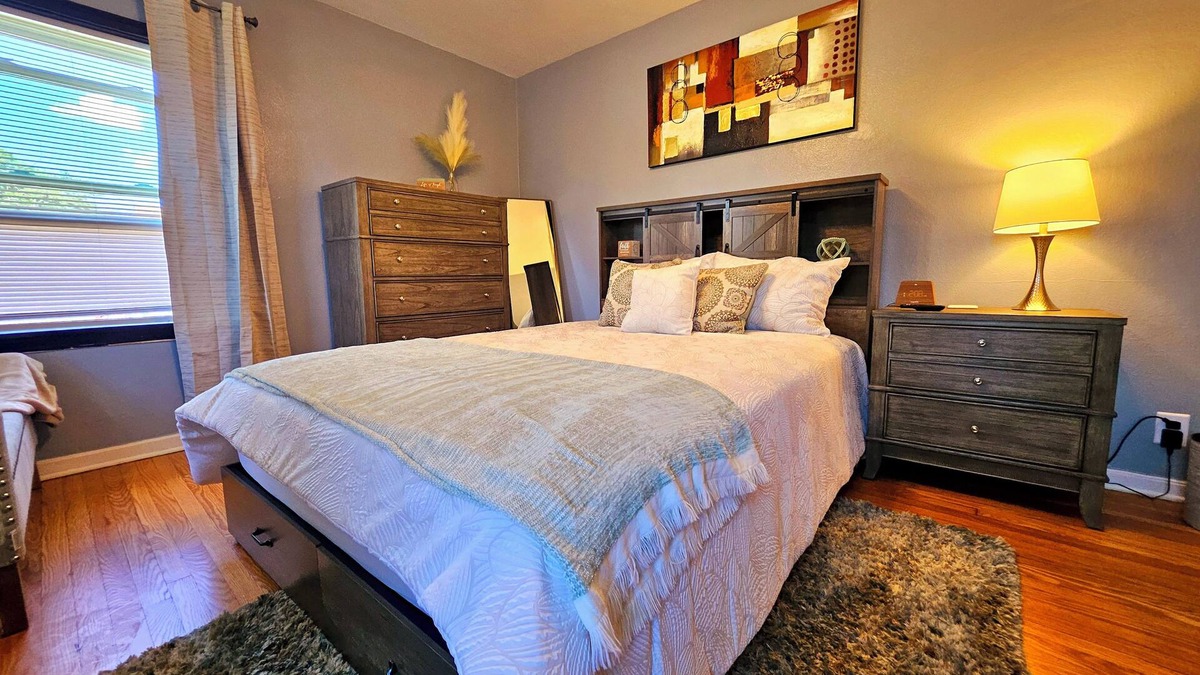 St. Louis Apartment | Cozy 1-bedroom apartment in lovely St. Louis with WiFi, AC
