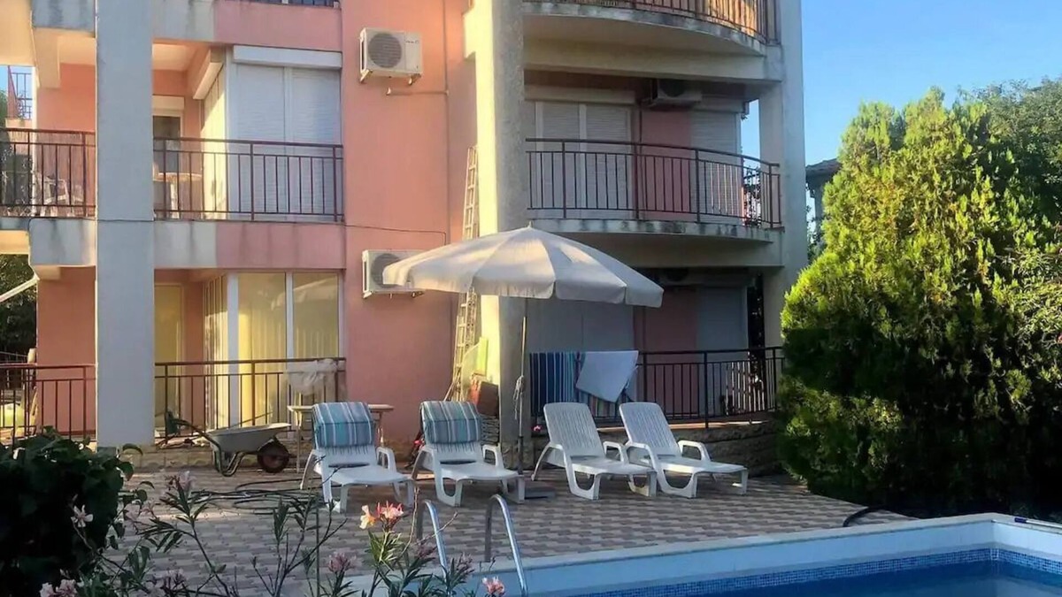 Tankovo Apartment | Cozy 1-bedroom apartment near Sunny Beach with pool, AC, WiFi