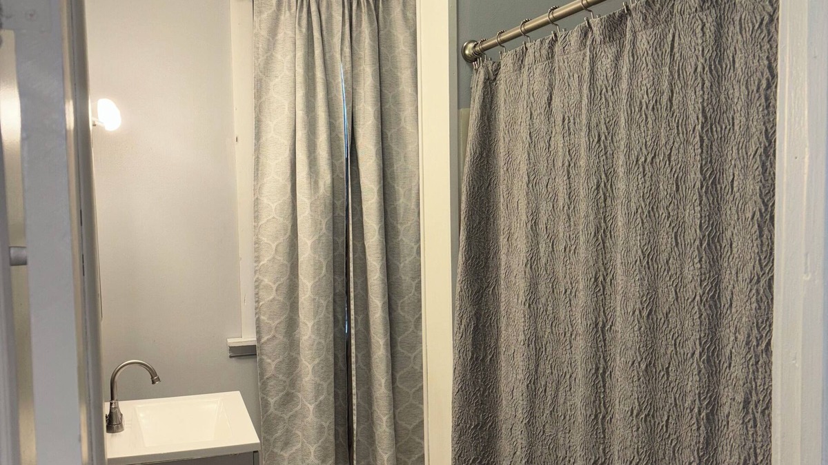 Trenton Apartment | Cozy 1-bedroom apartment in Historic Mill Hill with AC, WiFi