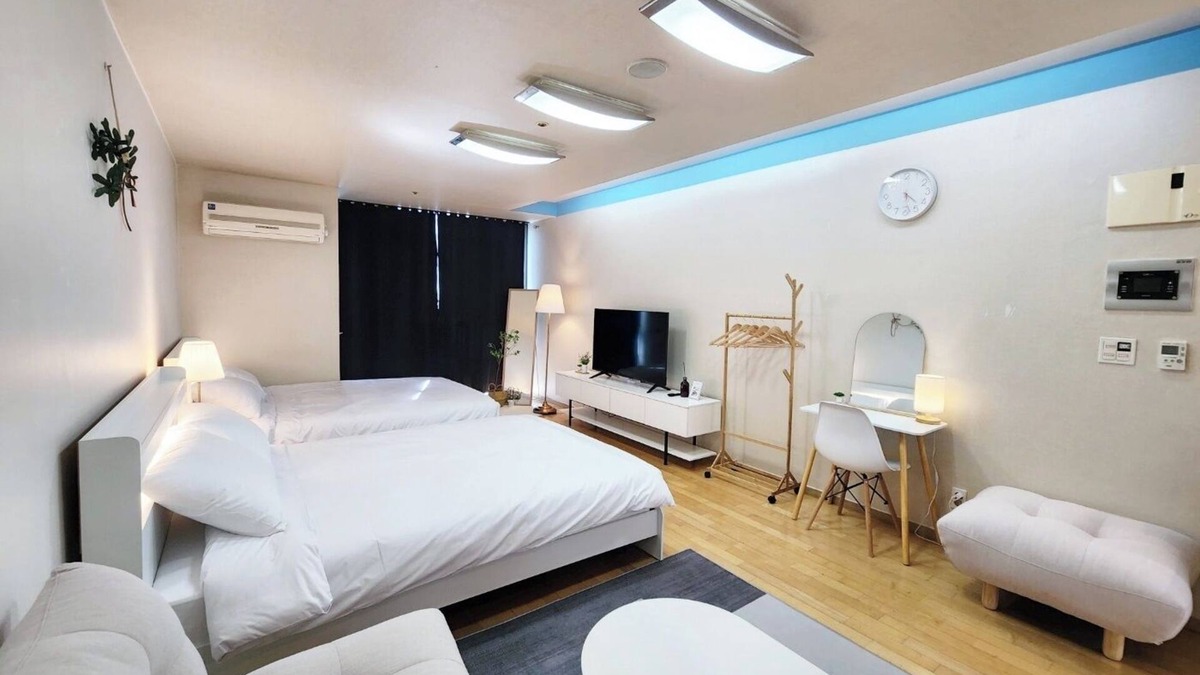 Yeoksam Apartment | "Cozy 1-bedroom apartment in excellent Seoul with WiFi, AC"