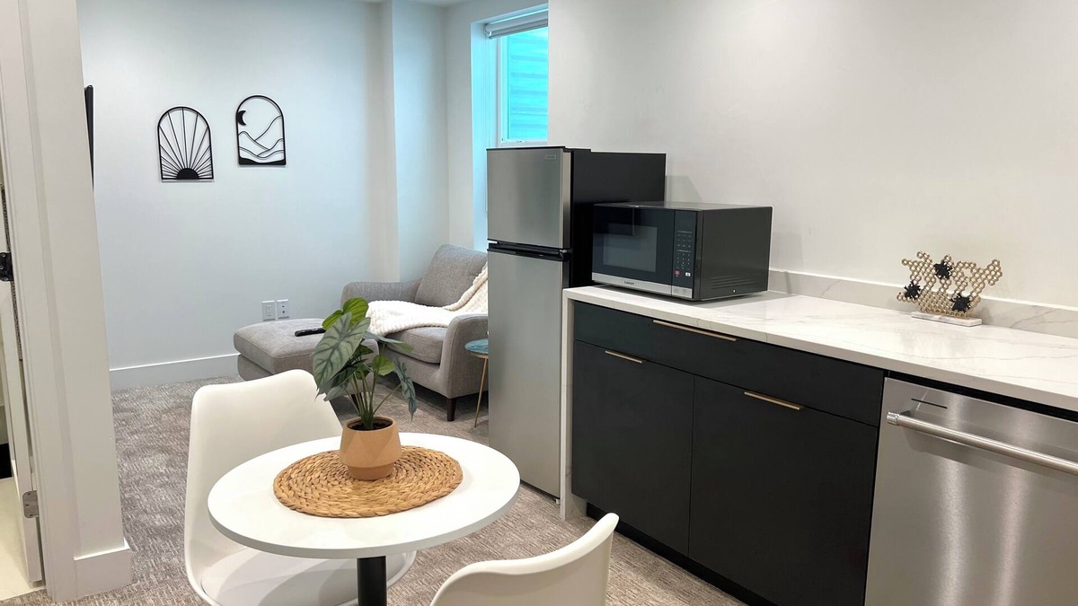 West Colfax Apartment | Cozy 1-bedroom apartment in fantastic Denver with WiFi, AC, Laundry and more!