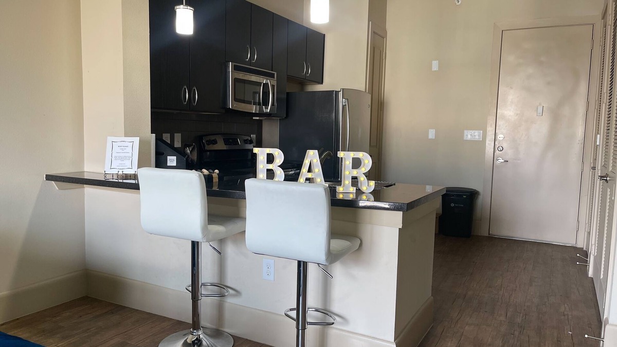 Washington Ave./ Memorial Park Apartment | Cozy 1-Bedroom Apartment in Terrific Midtown Houston near Galleria and Downtown!