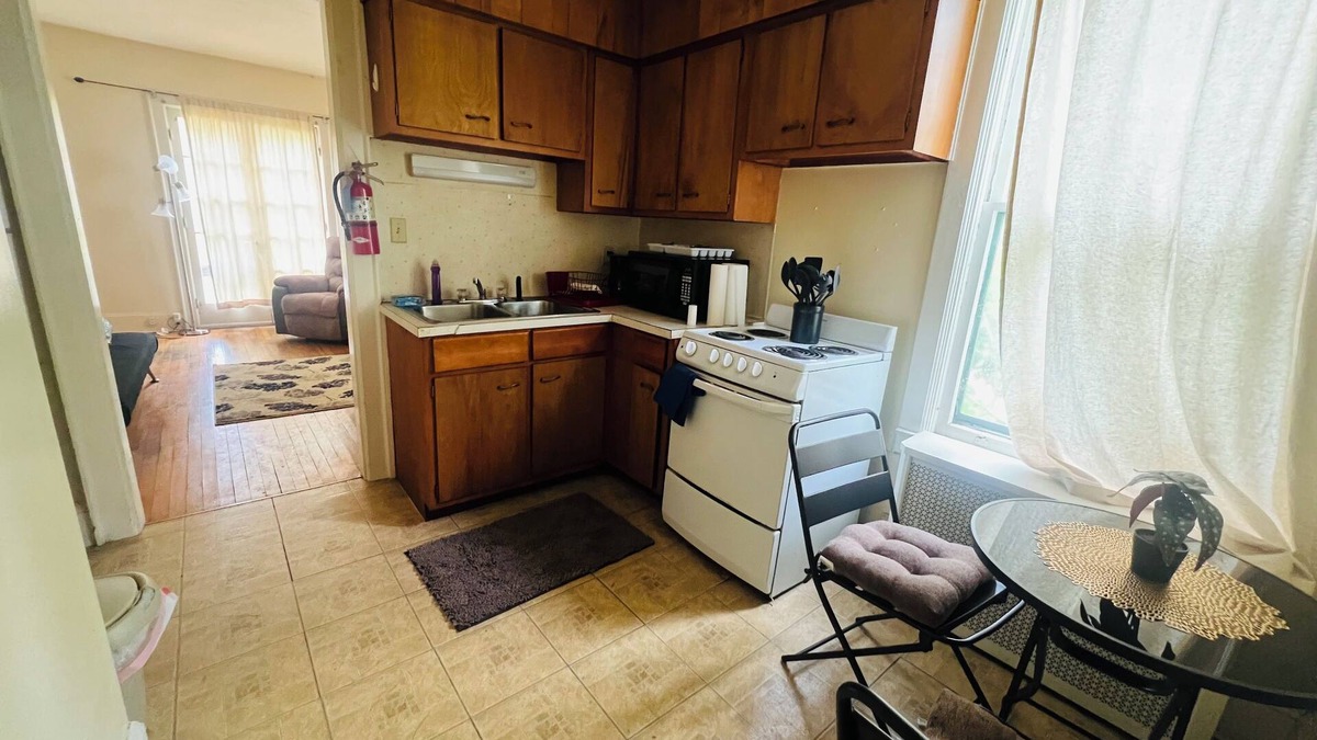 Utica Apartment | Cozy 1-bedroom apartment with AC and WiFi in pleasant Utica
