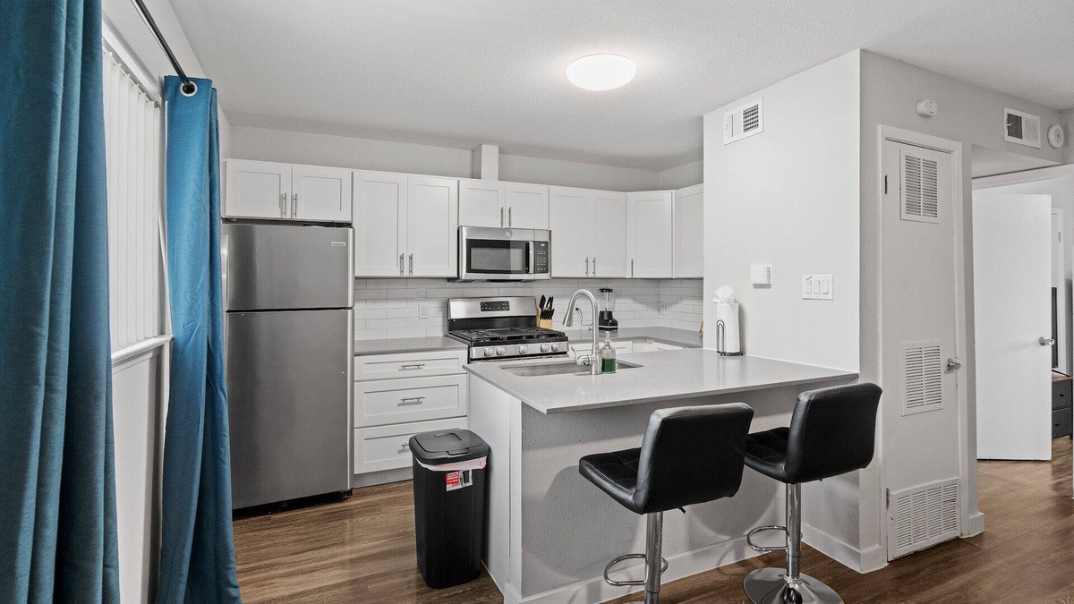 Highland Apartment | Cozy 1 Bedroom Apt in Highland Austin 3720