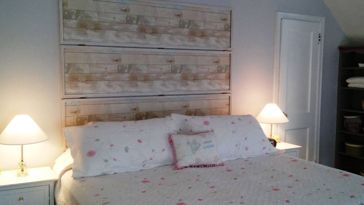 Northfield Bed & Breakfast | Cozy 1-bedroom B&B with WIFI, AC in charming Northfield.